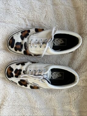 Vans Low-Top Sneakers with Leopard Print - White & Brown